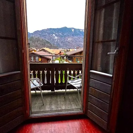 山林小屋 雪绒花山林小屋 *