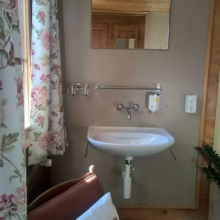 山林小屋 雪绒花山林小屋 *